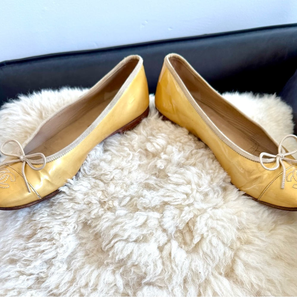 Chanel Gold Ballerina Flats - Picture 4 of 12